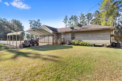 Exterior - 139 E Wilkerson Ferry Rd, Lucedale, MS 39452 photo 4 of 10
