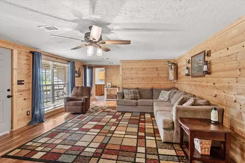 Living - 139 E Wilkerson Ferry Rd, Lucedale, MS 39452 photo 2 of 3