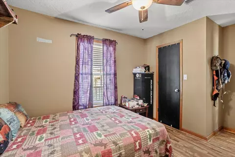 Bedroom - 139 E Wilkerson Ferry Rd, Lucedale, MS 39452 photo 4 of 5