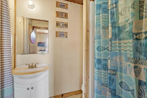 Bath - 139 E Wilkerson Ferry Rd, Lucedale, MS 39452 photo 4 of 4