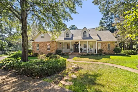 17 Snug Hbr, Hattiesburg, MS 39402