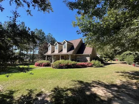4 Lilly Ln, Ellisville, MS 39437