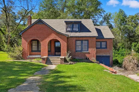 308 N West St, Mendenhall, MS 39114