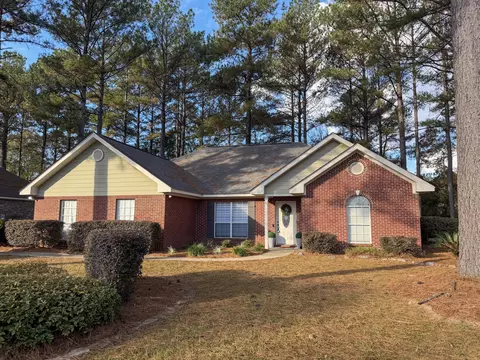 153 Red Roan Rd, Hattiesburg, MS 39402