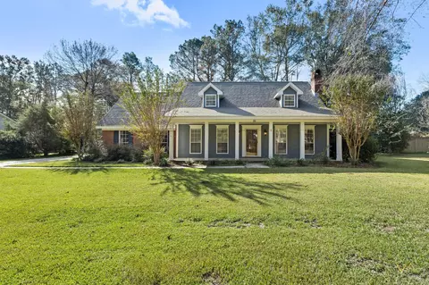 35 Deerfield, Hattiesburg, MS 39402