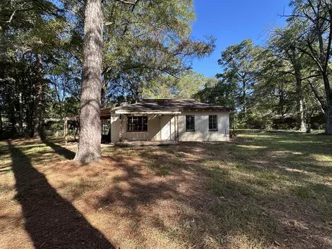 406 Bay Ave, Columbia, MS 39429