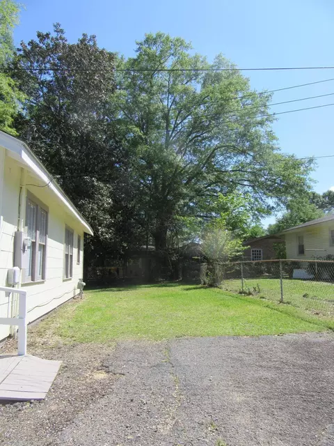 Exterior - 1616 W 3rd St, Laurel, MS 39440 photo 3 of 4