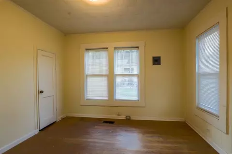 Bedroom - 1616 W 3rd St, Laurel, MS 39440 photo 2 of 3
