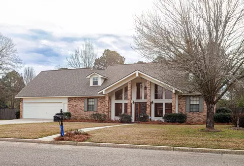 1114 Juniper Dr, Columbia, MS 39429