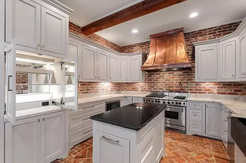 Kitchen - 635 Slade Rd, Purvis, MS 39475 photo 3 of 8