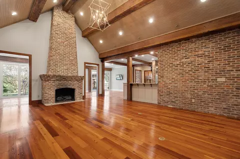 Living - 635 Slade Rd, Purvis, MS 39475 photo 2 of 7
