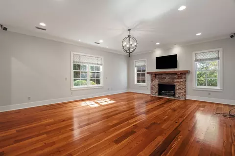 Living - 635 Slade Rd, Purvis, MS 39475 photo 5 of 7