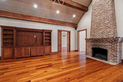 Living - 635 Slade Rd, Purvis, MS 39475 photo 4 of 7