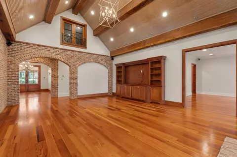 Living - 635 Slade Rd, Purvis, MS 39475 photo 3 of 7