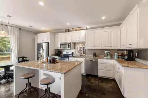 Kitchen - 98 Progress Trl, Sumrall, MS 39482 photo 2 of 2