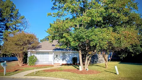 18 Overlook Pt, Hattiesburg, MS 39404