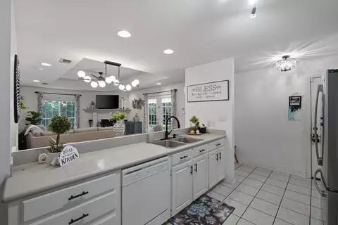 Kitchen - 30 Ferncrest Loop, Petal, MS 39465 photo 3 of 5