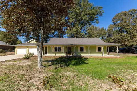 71 Griffith Rd, Hattiesburg, MS 39402