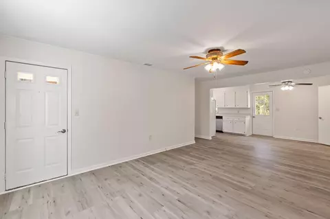 Living - 58 Dickens Ln, Sumrall, MS 39482 photo 2 of 4