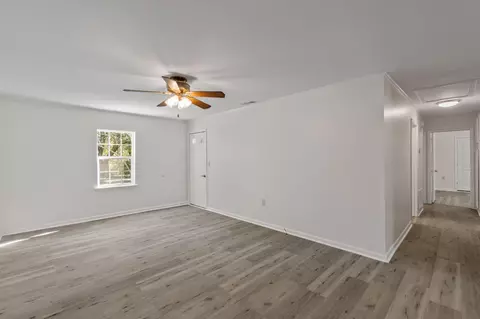 Living - 58 Dickens Ln, Sumrall, MS 39482 photo 3 of 4