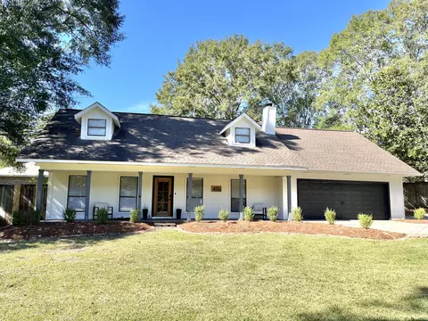 411 Whispering Pnes, Hattiesburg, MS 39402
