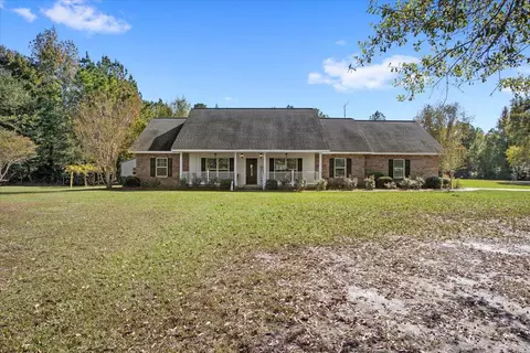 2118 Paulding Rd, Leakesville, MS 39451