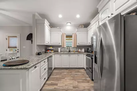 Kitchen - 23 Sienna Ln, Sumrall, MS 39482 photo 2 of 3