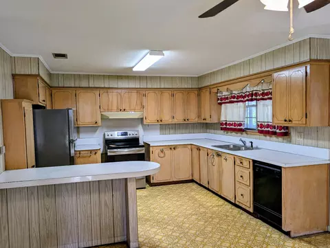 Kitchen - 604 1st Ave, Purvis, MS 39475 photo 1 of 1