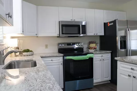 Kitchen - 12 Southdown Rd, Sumrall, MS 39482 photo 4 of 4