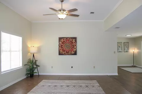 Living - 12 Southdown Rd, Sumrall, MS 39482 photo 1 of 4