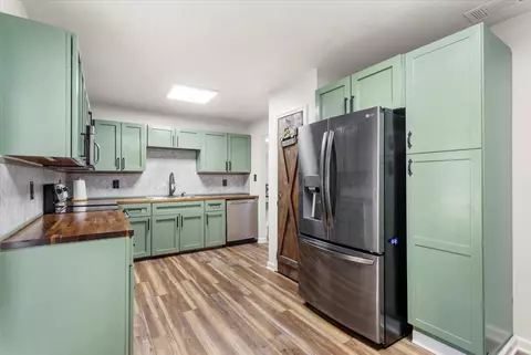 Kitchen - 115 Rolling Woods Rd, Lucedale, MS 39452 photo 2 of 3
