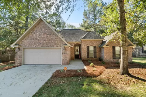 53 S Bridle Bnd, Hattiesburg, MS 39402