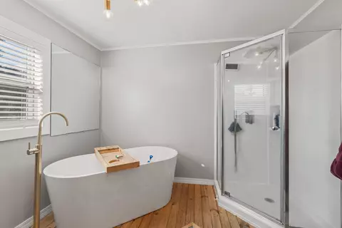 Bath - 313 Vine St, Wiggins, MS 39577 photo 2 of 3