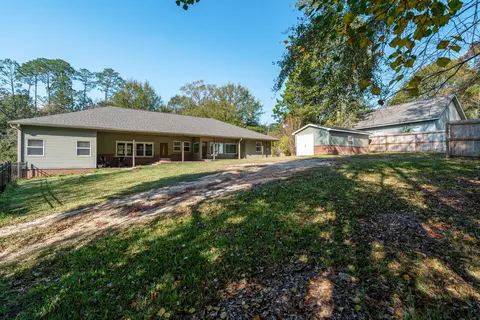 313 Vine St, Wiggins, MS 39577