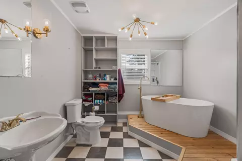 Bath - 313 Vine St, Wiggins, MS 39577 photo 1 of 3