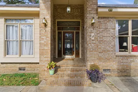 18 Woodchuck Dr, Hattiesburg, MS 39402