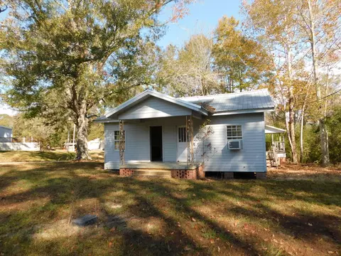 200 Bluff St, Mount Olive, MS 39119