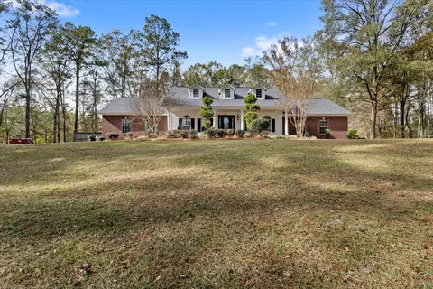 215 Church Dr, Laurel, MS 39443
