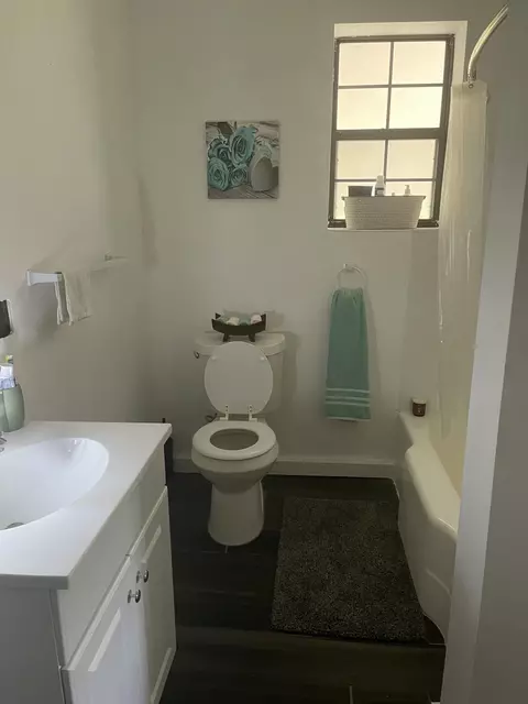 Bath - 69 E 8th Ave, Bay Springs, MS 39422 photo 1 of 1