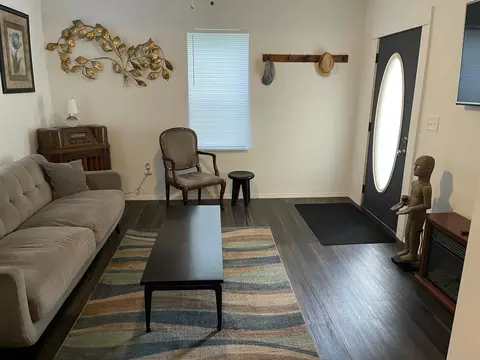 Living - 69 E 8th Ave, Bay Springs, MS 39422 photo 1 of 2