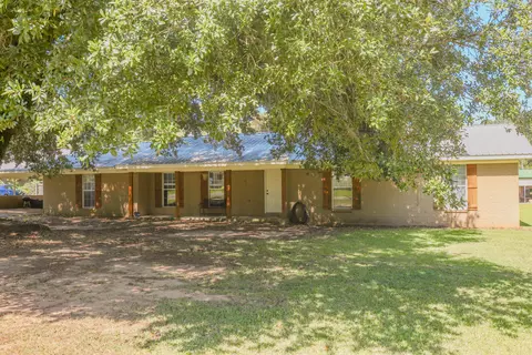 1150 Magnolia Ln, Prentiss, MS 39474