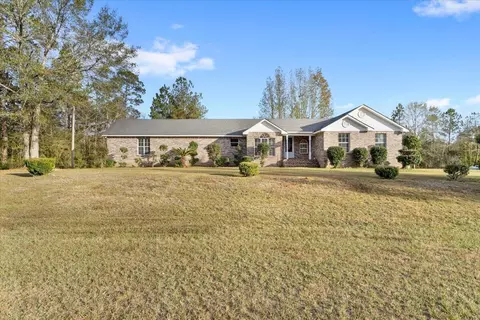 4 Makinley Ln, Lumberton, MS 39455