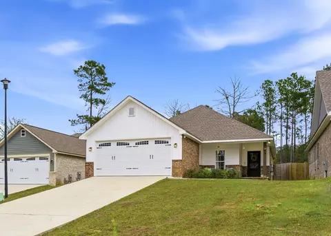 64 N Barnes Field Dr, Hattiesburg, MS 39402