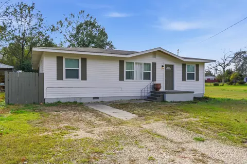 408 Main St, Ellisville, MS 39437