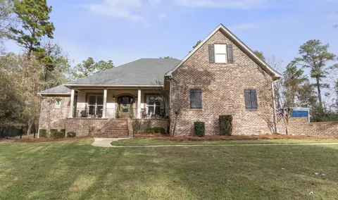 52 Brookline Dr, Hattiesburg, MS 39402