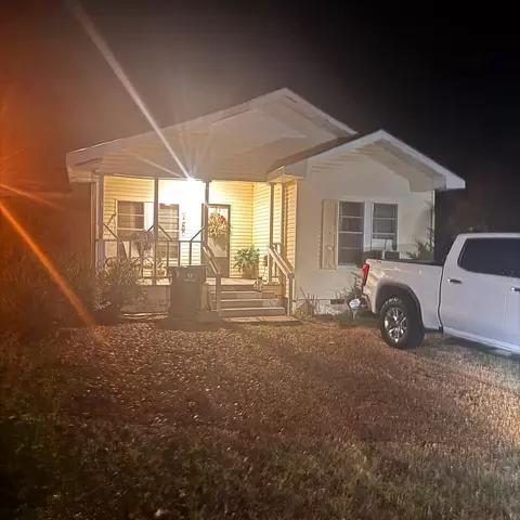 1226 W 5th St, Prentiss, MS 39474