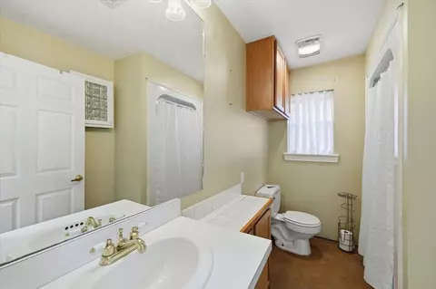 Bath - 501 SW 2nd Ave, Magee, MS 39111 photo 4 of 4