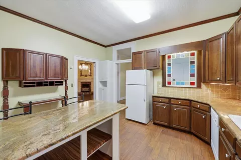 Kitchen - 501 SW 2nd Ave, Magee, MS 39111 photo 5 of 6