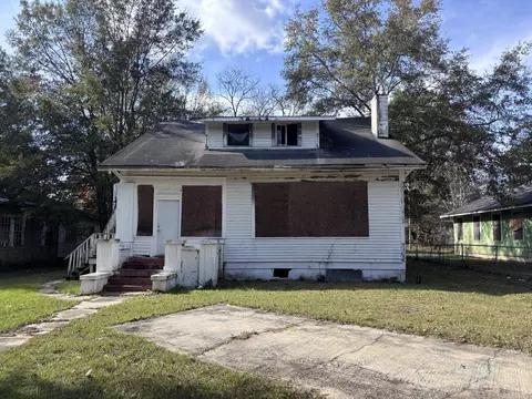 712 N 1st Ave, Laurel, MS 39440