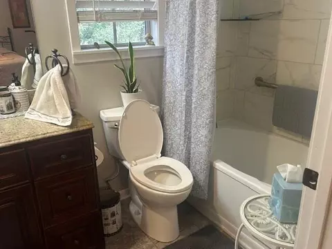 Bath - 35 Theos Dr, Laurel, MS 39443 photo 5 of 5